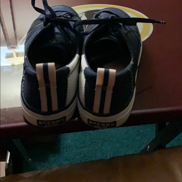 Shoe - Picture 2 of 5